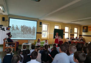 Uczniowie podczas apelu.