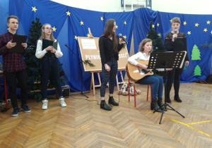 Instrumentalo - wokalny występ absolwentek szkoły.