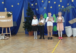 Czterej finaliści w kategorii dzieci młodszych.