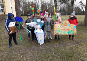 Dzieci z marzanną.