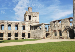 Ruiny zamku w Krzyżtoporze.