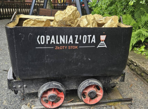 Złoto, stolica i kamienne cuda