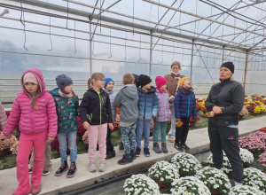 Pierwszoklasiści odkrywają sekrety ogrodnictwa